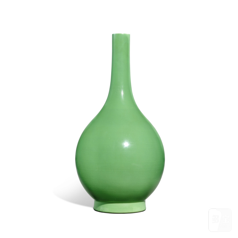 A lime-green-glazed vase, Seal mark and period of Qianlong | 清乾隆 檸檬綠釉膽瓶 《大清乾隆年製》款 - 图1